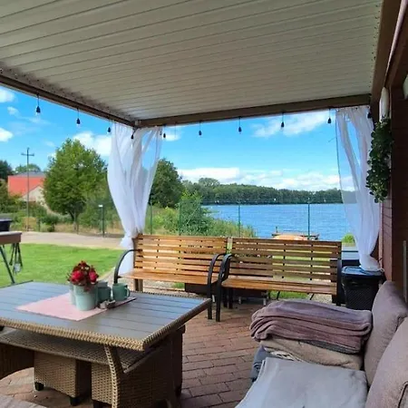 Dom Nad Jeziorem Kuznia Villa