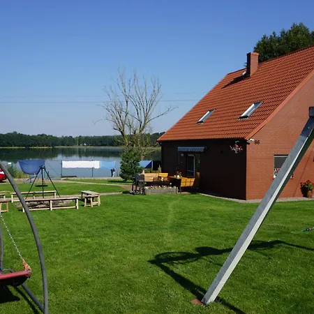 Dom Nad Jeziorem Kuznia Villa