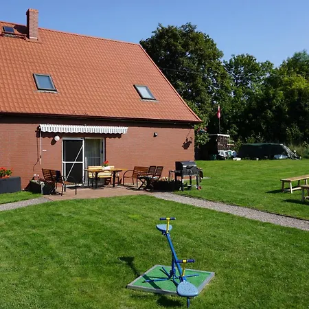 Dom Nad Jeziorem Kuznia Villa *