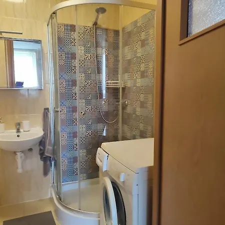 Dom Nad Jeziorem Kuznia * Lakie (Zlotow)