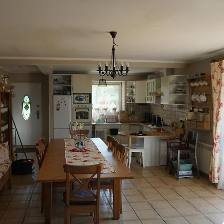 Dom Nad Jeziorem Kuznia Lakie (Zlotow)