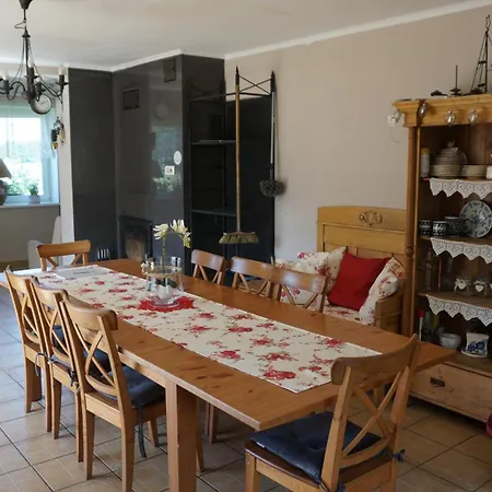 Dom Nad Jeziorem Kuznia Lakie (Zlotow)