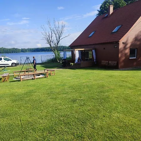 Dom Nad Jeziorem Kuznia * Lakie (Zlotow)