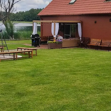 Dom Nad Jeziorem Kuznia Villa Lakie (Zlotow)