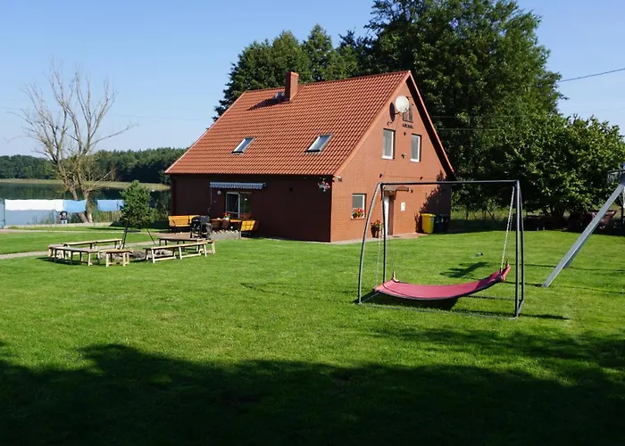 Willa Dom Nad Jeziorem Kuźnia Lakie (Zlotow)