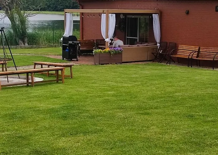 Dom Nad Jeziorem Kuźnia Willa Lakie (Zlotow)