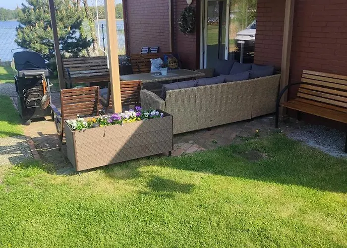 Dom Nad Jeziorem Kuźnia Willa