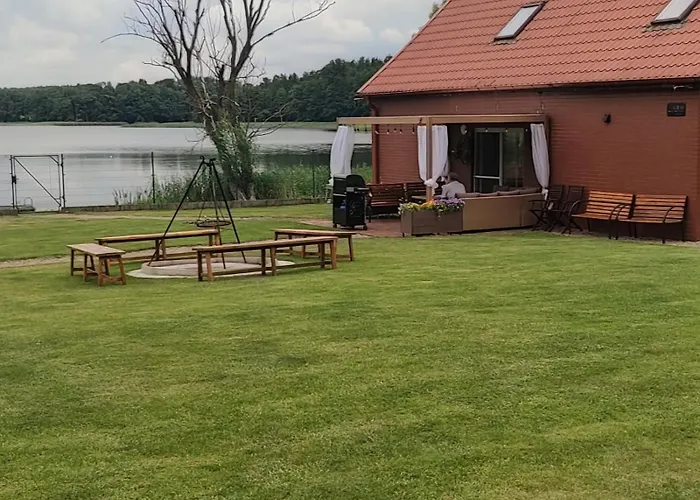 Dom Nad Jeziorem Kuźnia Willa Lakie (Zlotow)